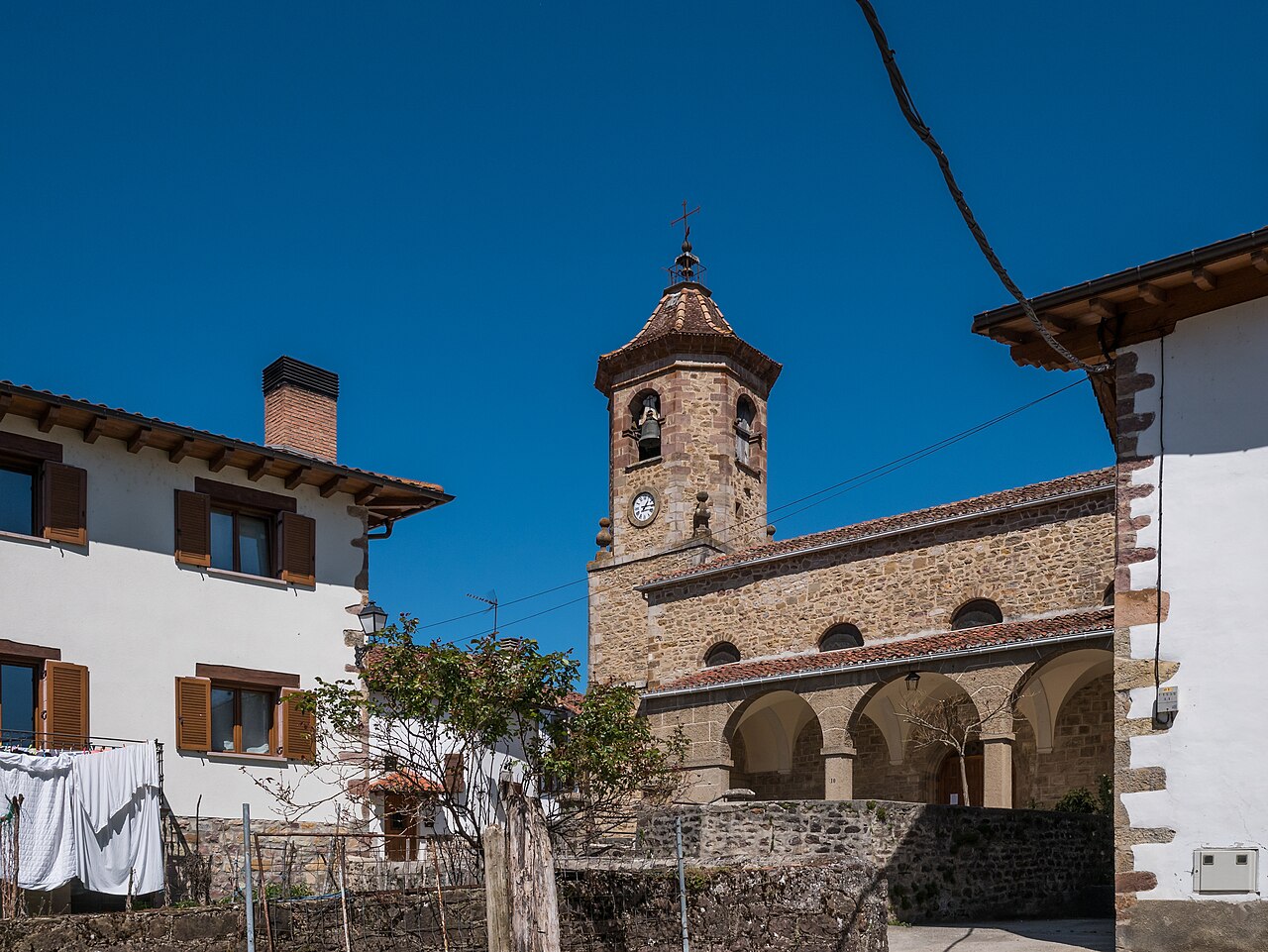 Anue, Navarra