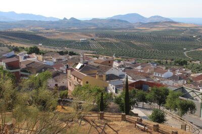 Larva, Jaén